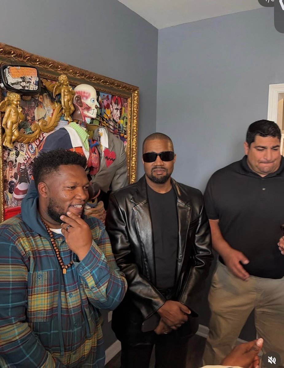 GoodAssSub's tweet photo. Ye today at Donda’s house with his family and friends 🫂 https://t.co/hS5NvutgoD