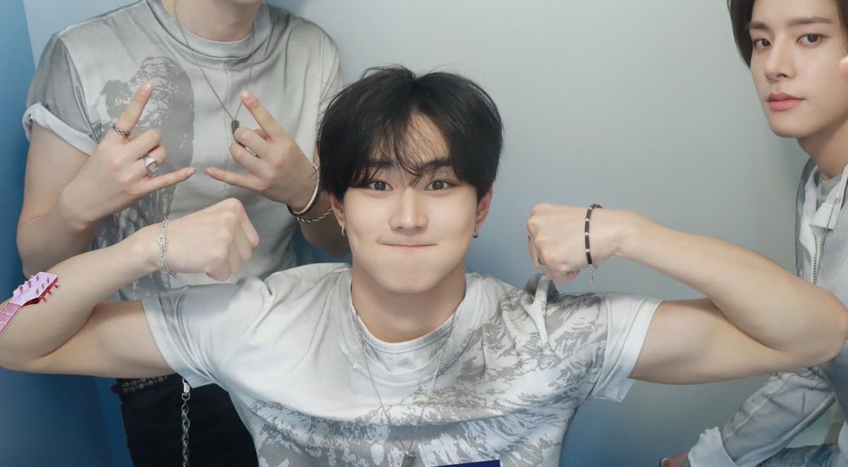 2bk1o's tweet photo. 바부 https://t.co/SODjs1A71I