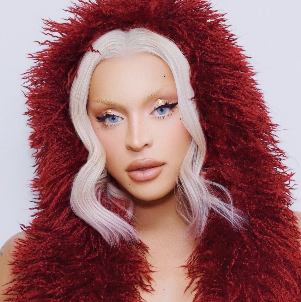 updatecharts's tweet photo. 🚨 BRAZIL EMERGENCY: Pabllo Vittar marcará presença no VMAs 2026. https://t.co/PZCKmpB42S