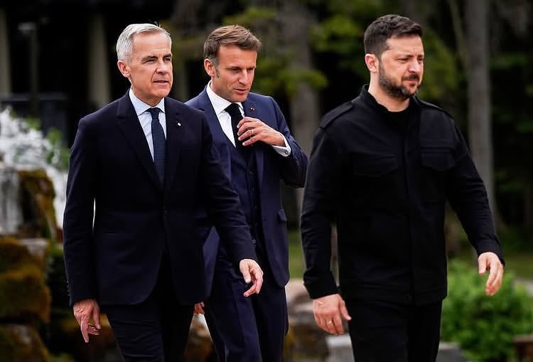 JoelVinette's tweet photo. The leaders standing on the frontlines of the free world. 
Do you stand with these guys? 🇨🇦🇫🇷🇺🇦 https://t.co/UCH6oImcpn