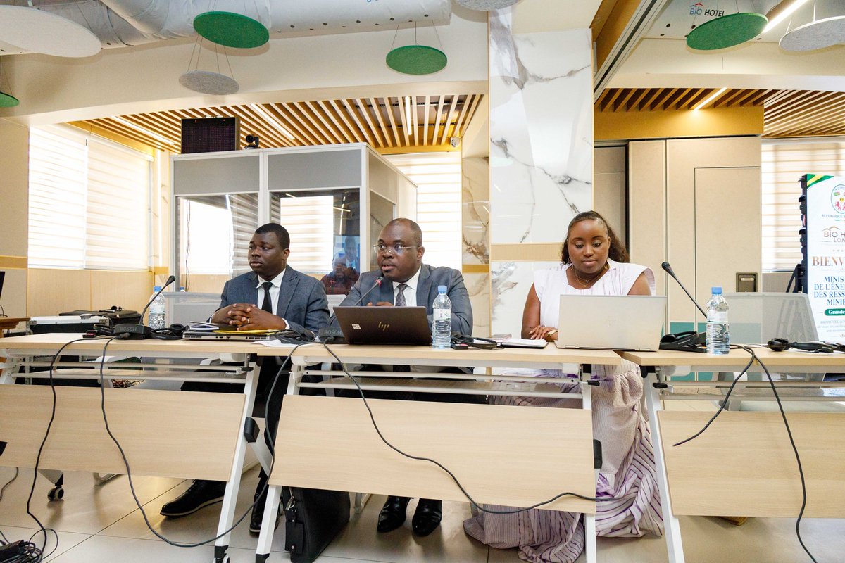 rabiou92686's tweet photo. Énergie : une centrale thermique de 120 MW en préparation à Lomé.
Le ministère chargé de l’Énergie consulte les acteurs du marché autour du projet de construction d’une centrale thermique bifuel de 120 MW à Lomé.

#Togo #Energie #Electricite #CentraleThermique https://t.co/8S49f0qfno