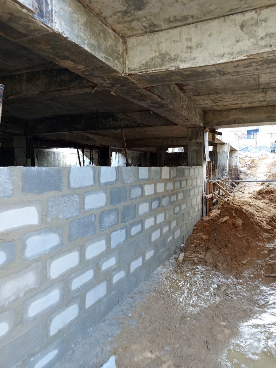 IyelolaIge's tweet photo. A man walked to my site this morning looking for work as a bricklayer. 

My instinct said give him a chance.

Got to site this evening and saw his work. Neat, clean and impressive 😄

Told him to come back tomorrow. I am a big fan of skilled workers 💯

Trust y'all had a great day. We go again tomorrow. We are relentless.