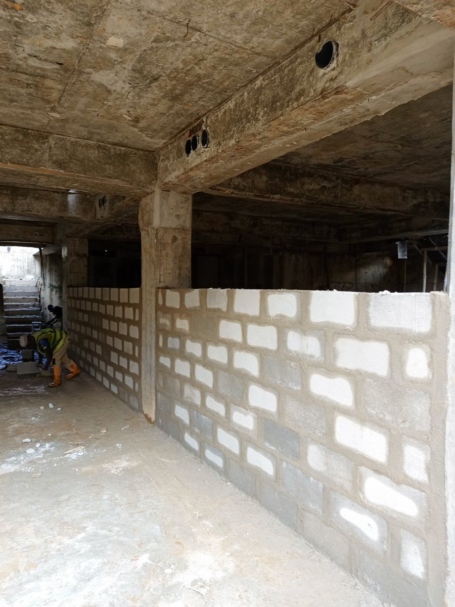 IyelolaIge's tweet photo. A man walked to my site this morning looking for work as a bricklayer. 

My instinct said give him a chance.

Got to site this evening and saw his work. Neat, clean and impressive 😄

Told him to come back tomorrow. I am a big fan of skilled workers 💯

Trust y'all had a great day. We go again tomorrow. We are relentless.