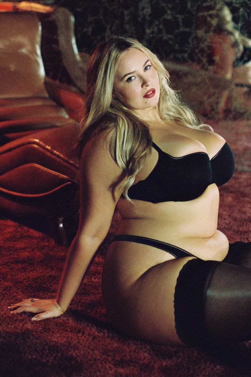 erinmhk's tweet photo. an agency recently told me I needed to be “less bombshell” to work more in the current modeling market. Anyway, here’s how I feel about that. https://t.co/fNKAyz7RlA