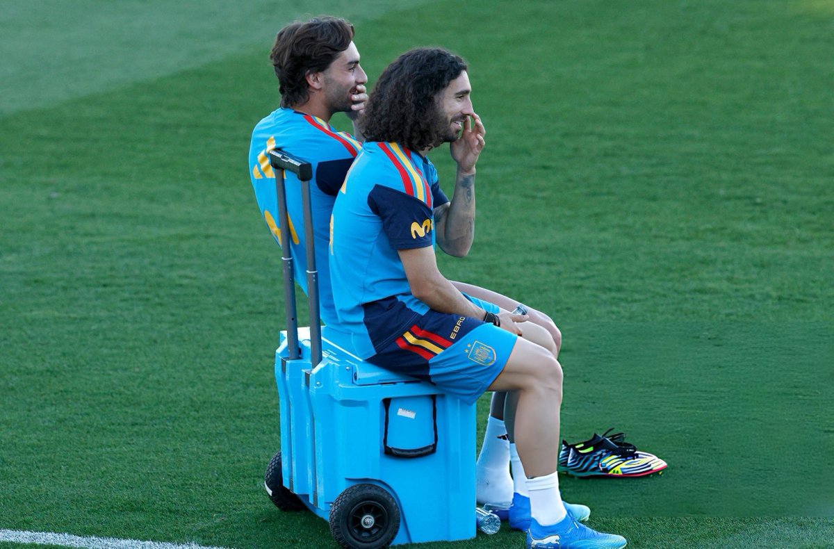 EspanaHQ's tweet photo. Ferran Torres &amp; Marc Cucurella 
#VamosEspaña | #NationsLeague https://t.co/cudeLFCkRm