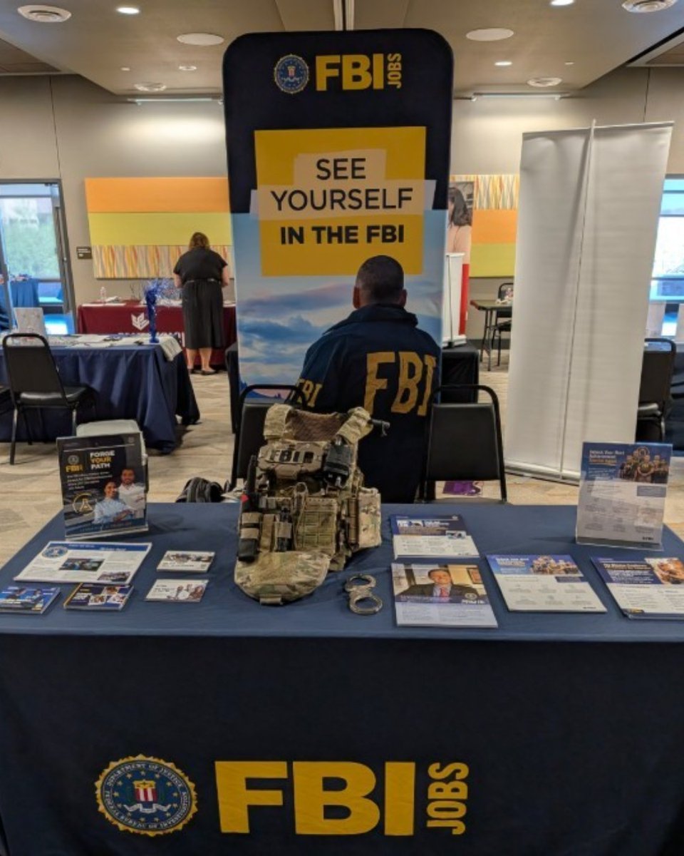 FBILasVegas's tweet photo. Ready to make a difference? Start your career with the FBI! There is nothing quite like the pride of knowing your work directly protects the communities we serve. Step up, collaborate on high-impact cases, and fast-track your professional growth while driving a mission that changes lives! Visit us today at the Nevada State University Career Day. We're here until 2 pm. 

Find jobs here: https://t.co/TOjgOKjhIH