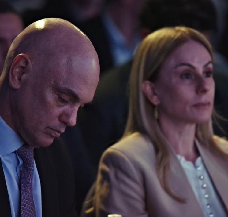 NewsLiberdade's tweet photo. 🚨URGENTE - Fux é sorteado para ser relator de ação que pede os registros de entrada e saída de Vorcaro e Viviane Moraes ao Senado https://t.co/INZ200fwvw