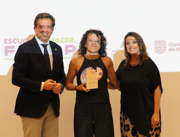 Sur_de_Cordoba's tweet photo. LA ONG LUCENTINA #INFANCIASOLIDARIA RECIBE EL RECONOCIMIENTO DE LA #FAMP COMO EJEMPLO DE COOPERACIÓN INTERNACIONAL
https://t.co/IclM2CqJUo https://t.co/WnJJ37Iw3m