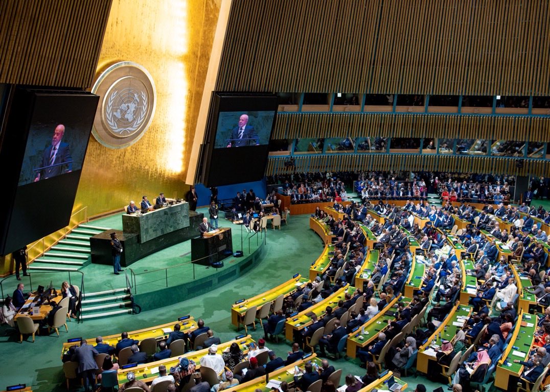 KSAmofaEN's tweet photo. #NewYork | Foreign Minister HH Prince @FaisalbinFarhan heads the Kingdom’s delegation participating in the opening of the High-Level Week of #UNGA81. 

#SaudiArabiaAtUN🇸🇦🇺🇳 https://t.co/9079fmBg12