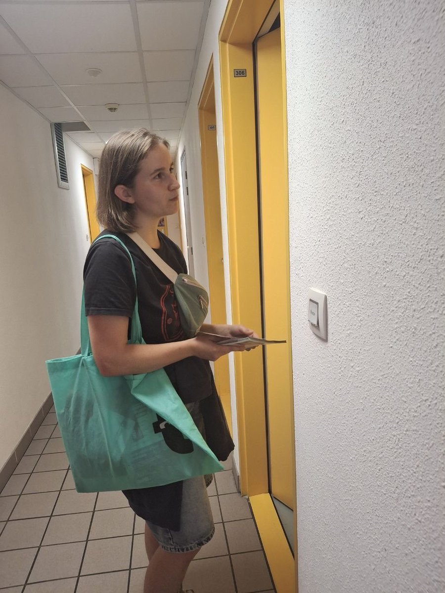 JeunesFI_Rouen's tweet photo. Porte à porte ce soir dans les logements CROUS du Panorama et de Luciline, pour faire inscrire les étudiants sur les listes électorales et les inviter à notre rentrée politique !

👉On se retrouve jeudi dès 18h, au bar la Belle époque, 18 rue des charrettes. https://t.co/KvqPZGzeC1