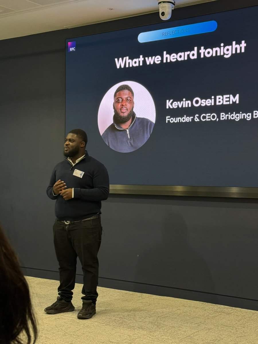 JamesAsser's tweet photo. I attended Bridging Barriers’ celebration evening. We heard from mentees about the opportunities that @BrdgingBarriers has provided and celebrated the mentors for their time and work supporting young people.

Sign up as a mentor/mentee here:
https://t.co/xEAU2abblR https://t.co/tyxA2JlTPG