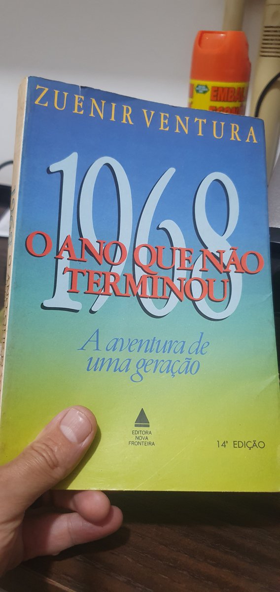 ando_prof's tweet photo. Faleceu Zuenir Ventura (1931-2026), cujo livro "1968: o Ano Que não Terminou" foi dos grandes que li e é obra essencial para entendermos a história do Brasil recente. Tive a ventura de conhecer Zuenir na FLI Araxá. RIP. https://t.co/SVgNw0JjhK