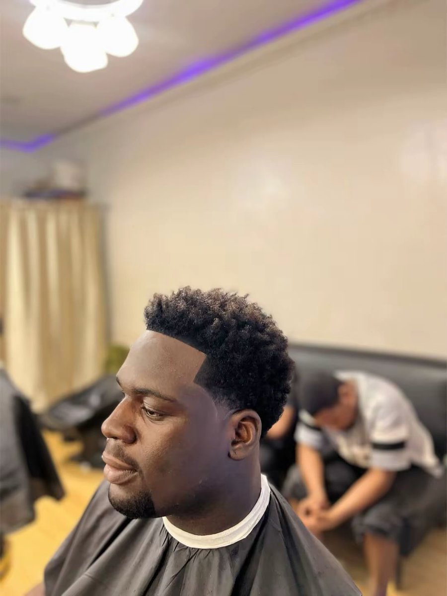 Bladesmobile's tweet photo. 2026 men’s haircut inspiration starts here.💈 https://t.co/ENzPbi1ivm