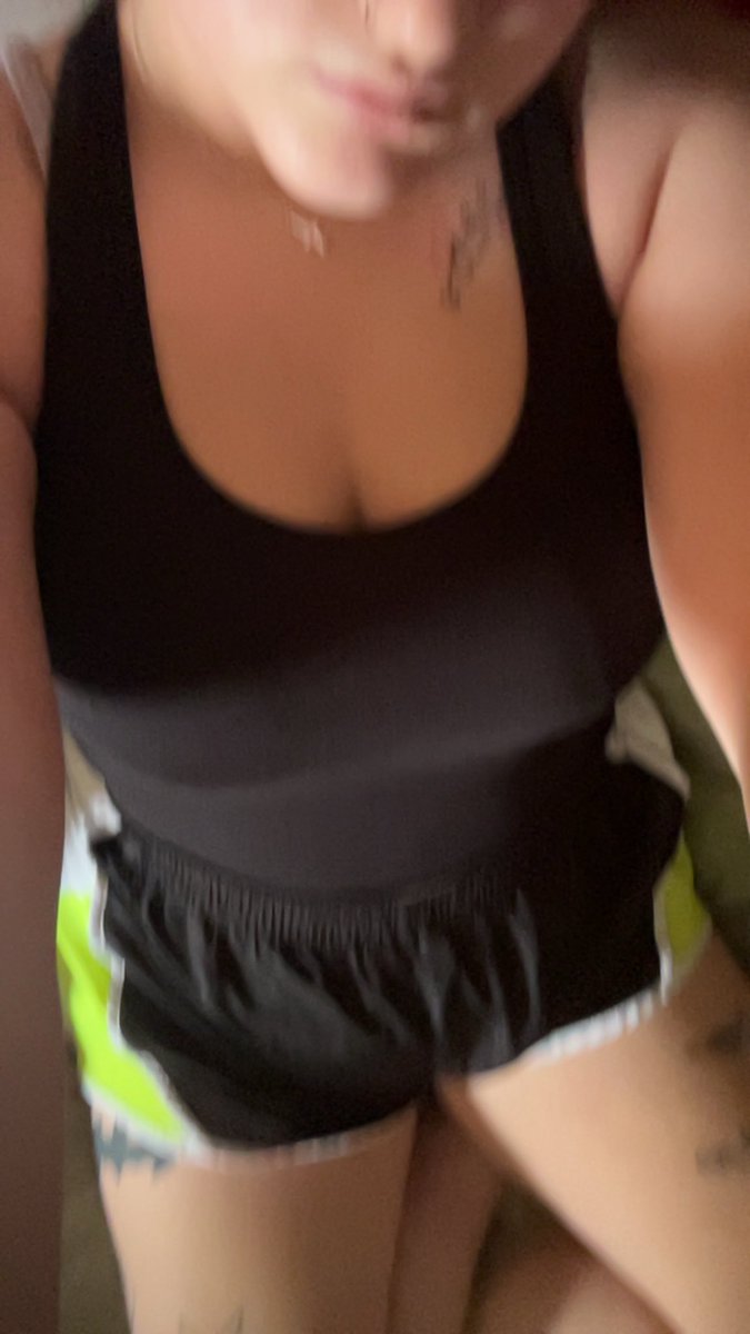 Valkyrieexoxo's tweet photo. Selling pictures the goal for today is 120 on cashapp #dmme #freaks #cashapp https://t.co/MCNwCA8zOe