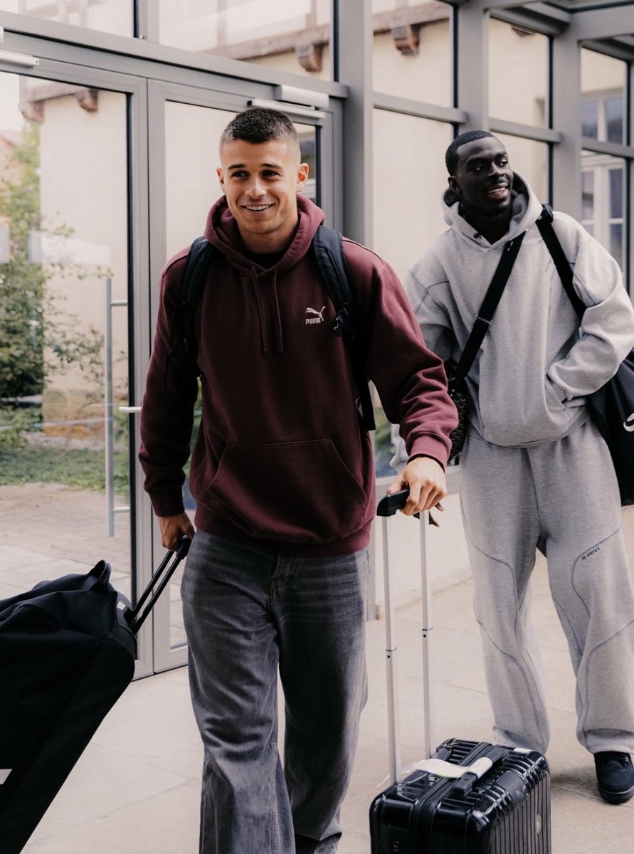 Niktres_7's tweet photo. On my way to my Germany 🖤🇩🇪 https://t.co/tNqPRgEiUY
