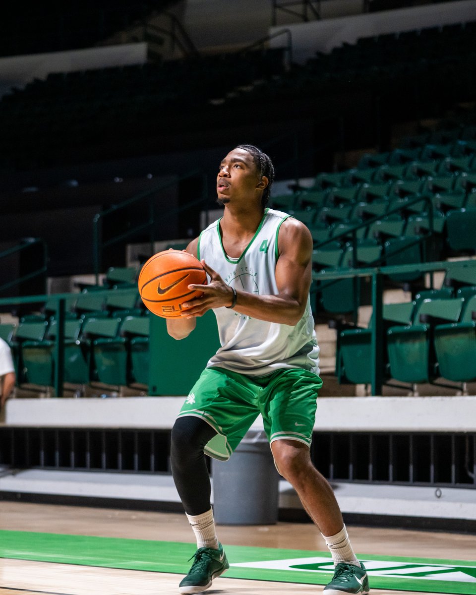 MeanGreenMBB's tweet photo. First official day of practice in the books. ✅

#GMG https://t.co/JqLOkYH4Q7