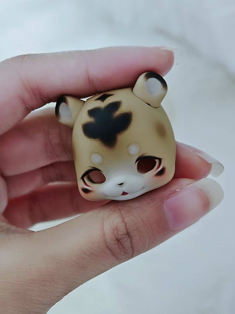 minute_iris's tweet photo. I dropped little Sprout today...
She didn't hit the floor but her face still hit the partition 🥲
Luckily her face up is still intact but some part got shiny(?)
I sprayed some matt top coat on. It turn out okay... Now I don't know if I should spray everyone just to be safe... 🥹 https://t.co/05VYfrs2XI