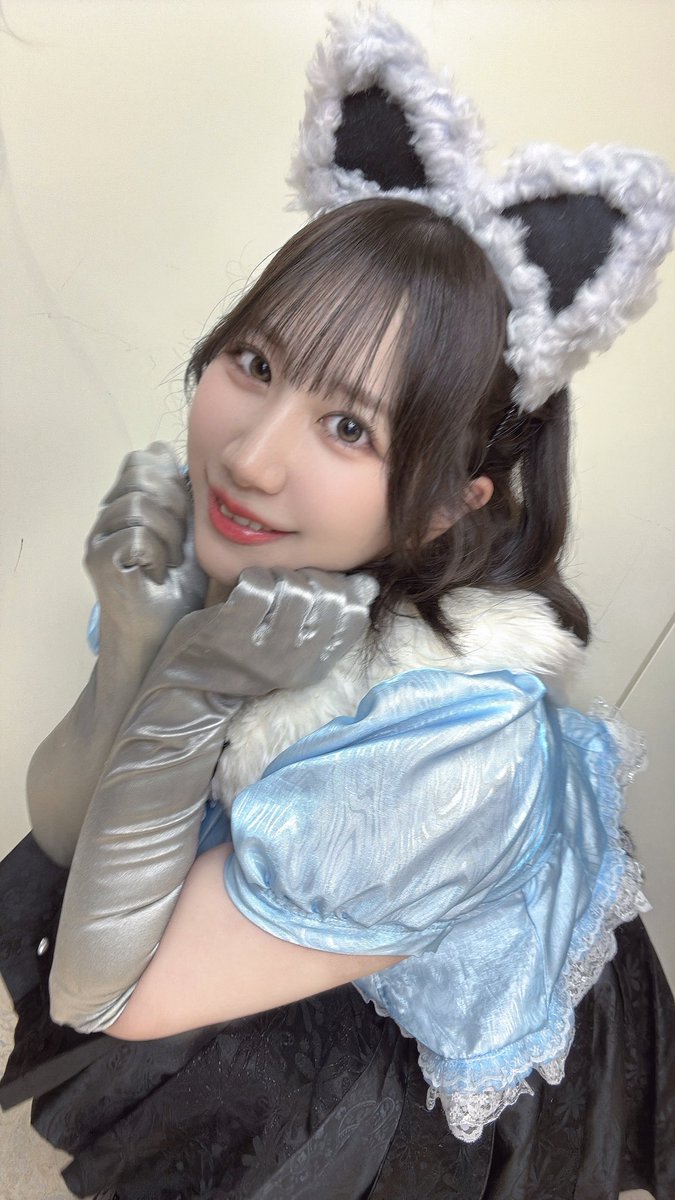 OnoSaki1126's tweet photo. カープの新井監督が続投発表された同じ日に、私もアライさん役を続投出来てとても嬉しかったです🦝⚾️🎶
#オーイシ武道館 
#けものフレンズ https://t.co/g5oKmTCO70