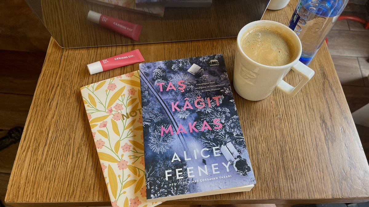 lifeofmidla's tweet photo. Favori mekanımdır 🤌🏼 Kitap çok iyi ilerliyor. Her an okumak istiyorumm⭐️ https://t.co/GEBgx1mzOj