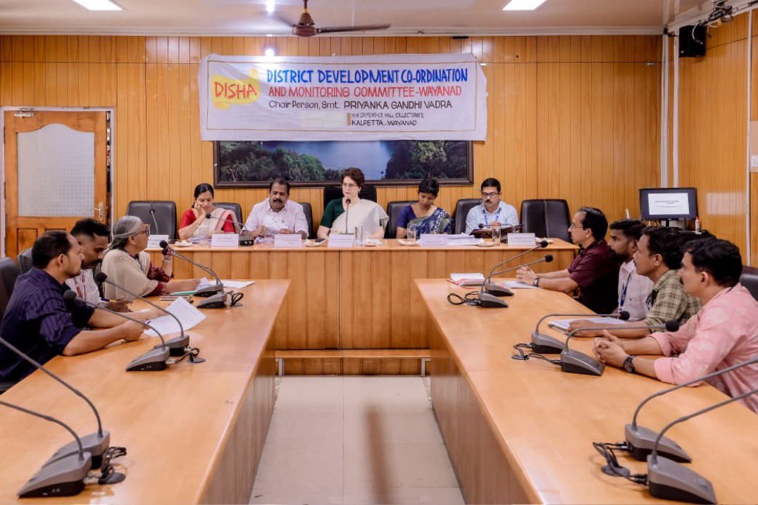 SevadalWND's tweet photo. Congress @INCIndia General Secretary &amp; Wayanad MP Smt. @priyankagandhi ji attended a meeting with the District Electricity Committee at the Mini Conference Hall, Collectorate Wayanad.

📍Kerala https://t.co/Y2zFd4paR1