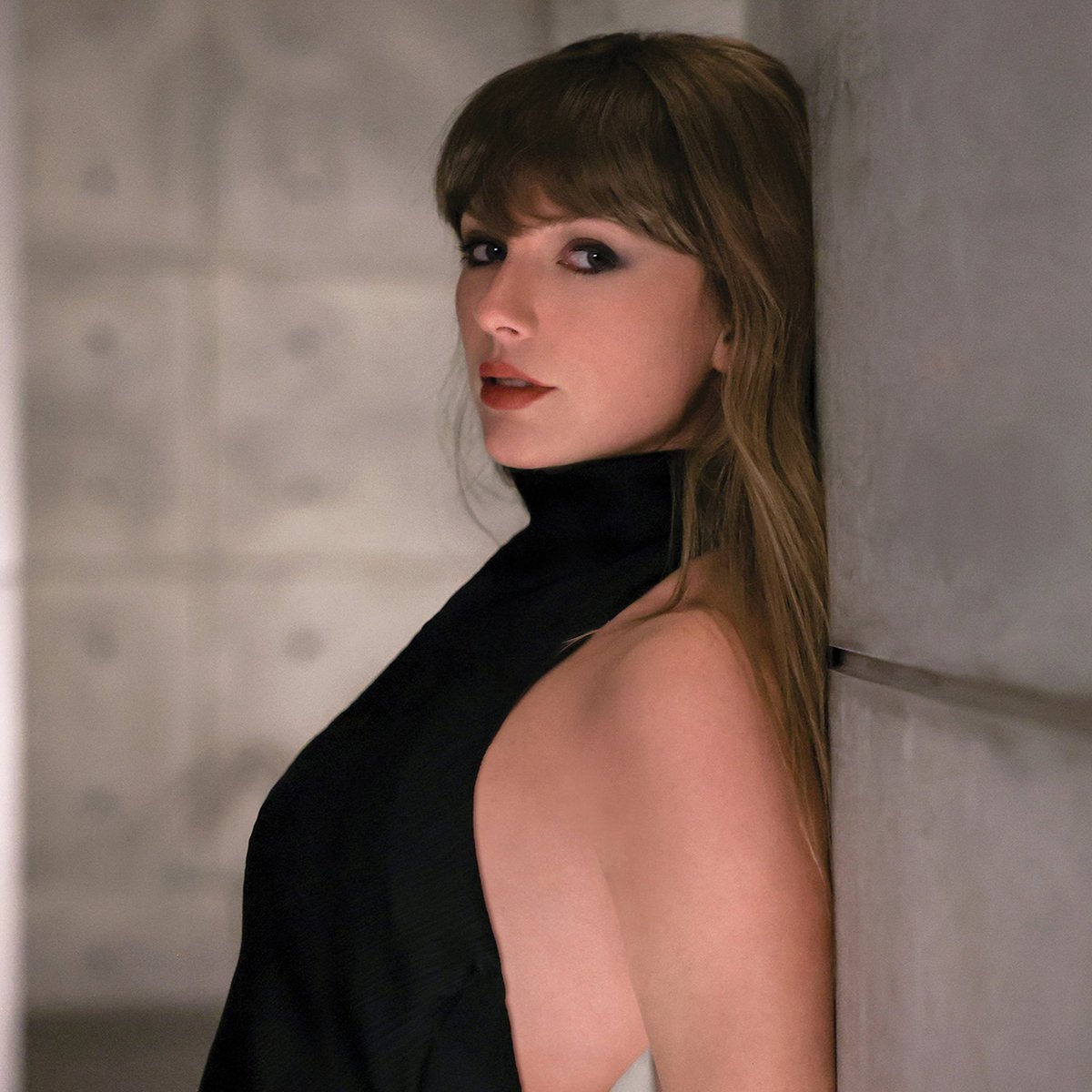 taylorswift13's tweet photo. I’ve been impatiently waiting to tell you that my brand new single “Patient Zero” will be out on September 25 (!!!!!!!!!!!!) and it’s available to pre-order now at https://t.co/zSHpnhUTAJ for 24 hours. 0️⃣0️⃣0️⃣0️⃣ https://t.co/RoacpfjjVY