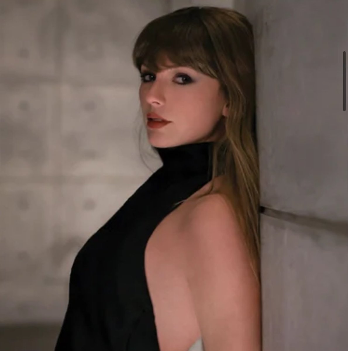 janesreputation's tweet photo. TAYLOR WHAT THE FUCK https://t.co/zSZHo2JtNi