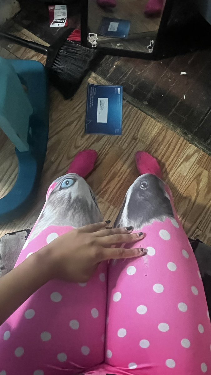 xapridoe1's tweet photo. Thick thighs pretty face and a nice ass 🙂‍↔️😘don’t forget to sub to the #onlyfans #everythingpink everything pinkaa 🫣💓💓 https://t.co/xwrf8DUI23