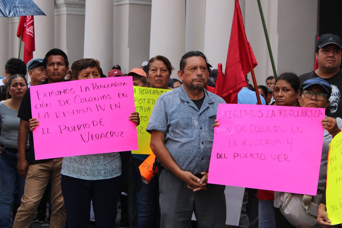 MovimientoVerP's tweet photo. Antorchistas del Seccional Veracruz Puerto se suman a la marcha en la ciudad de Xalapa en donde se solicita audiencia con la Gobernadora Rocio Nahle 

En donde cientos de antorchistas veracruzanos solicitan que atiendan las demandas mas urgentes
FB:https://t.co/NLRShk9tdz https://t.co/d2PUqA3XMy