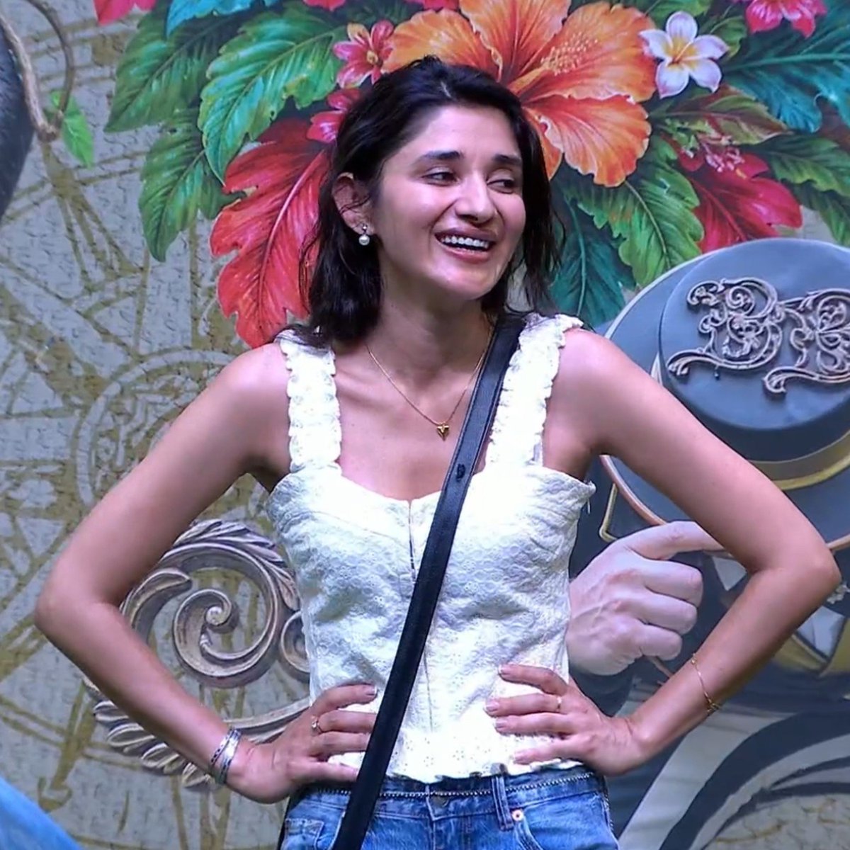 worldakshan's tweet photo. Cuteness overloaded...🤍
@kanikamann_7 
. 
. 
#kanikamann #biggboss #cutie https://t.co/PHvTh7loQn