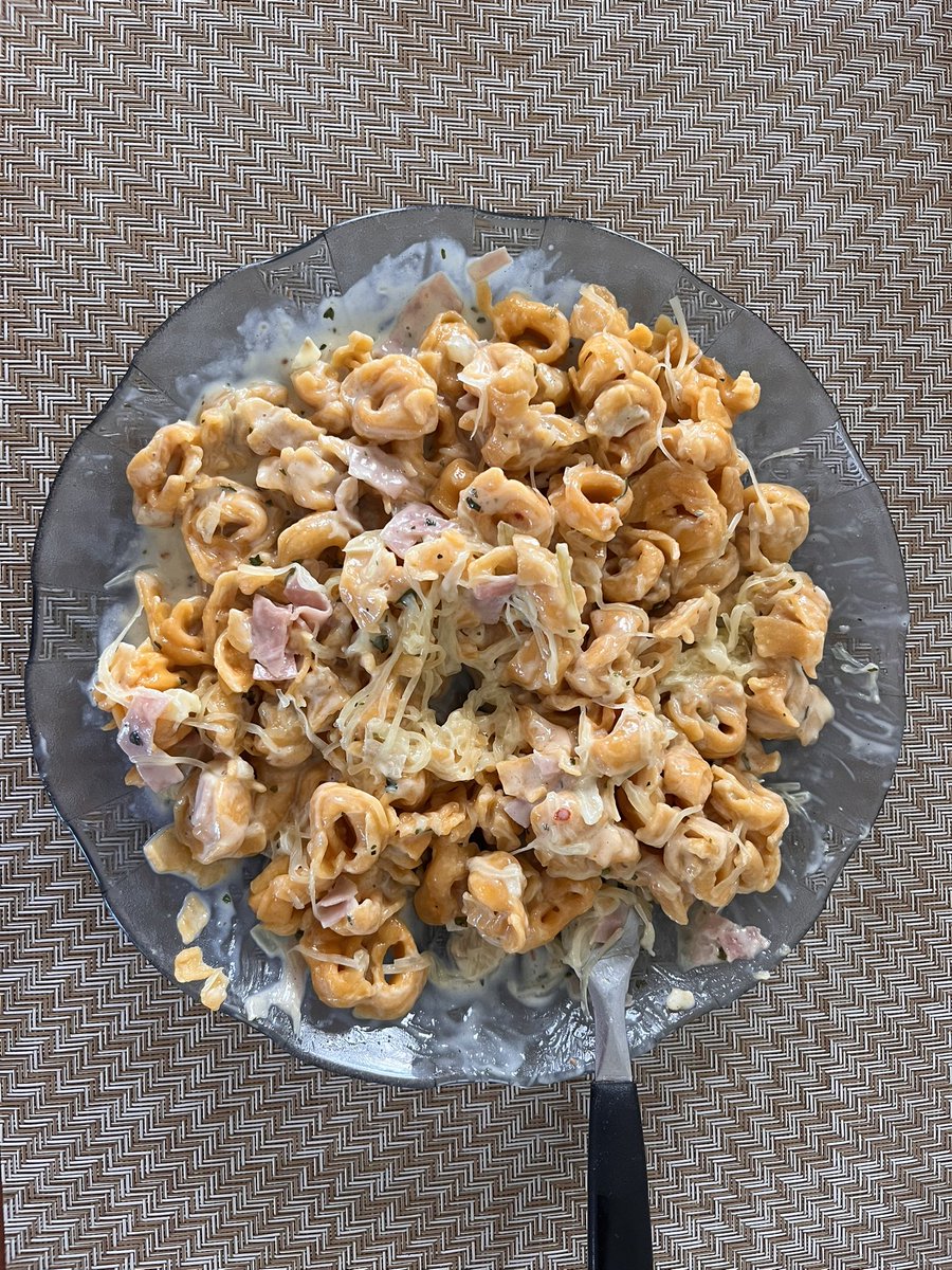 l4ndo94's tweet photo. sabes que estas por comer un banquete cuando tu plato se ve asi https://t.co/psvcJrXamx