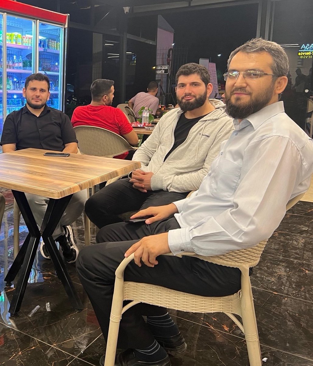 MusabAslanYusuf's tweet photo. Eşim de, kardeşim de aynı cezaevinde ama tek başlarına kalıyorlar. Halbuki suç türü(!) aynı, neden birlikte kalmalarına izin verilmiyor? Amaç, ruh sağlıklarını bozmak ve akıllanmalarını(!) sağlamak.

MahpusAilelerine Zulüm
AkpDönemi ZulümDönemi
#YargıEliyleZulüm https://t.co/ykvO3wzfLd