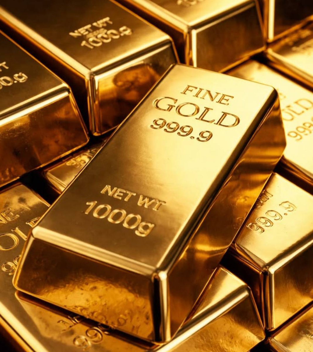 BullTheoryio's tweet photo. 🚨 CHINA’S GOLD BUYING HAS GONE PARABOLIC.

It spent nearly $160 BILLION on gold in last 8 months, even after gold prices hit all time high of $5595 this year.

The government prefers gold as one of the safest places to park funds, with no counterparty risk.

But the demand is also coming from domestic investors.

China’s real estate and stock market is already struggling. Even China's bonds offer very low returns, with the 10-year yield at just 1.67%.

That leaves gold as the only attractive investment option for retail as well.

Despite, being the largest gold producer, China imported more than 1,000 tonnes of gold this year, surpassing its entire 2025 volume.

China’s demand for gold does not seem to be fading anytime soon.
