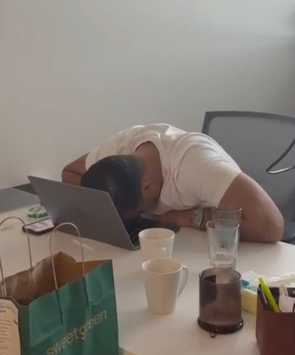 SureLeverage's tweet photo. our CEO every time the team suggests removing another rule and making accounts even cheaper https://t.co/4H3j5R1Kpr