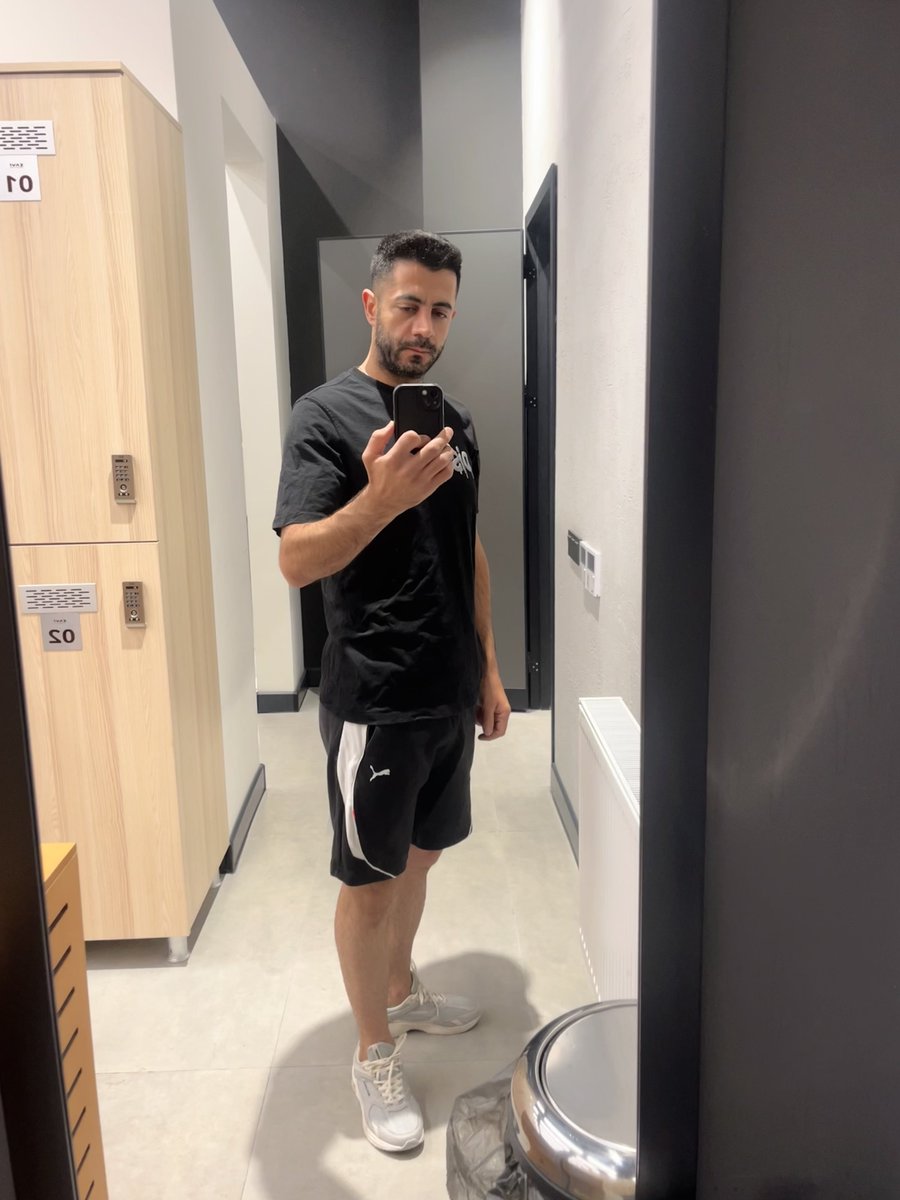 oztoprakin's tweet photo. S*kerim borsasını, fonunu ak. Spora geldim bir hafta ekran takip edeni s*ksinler.  

Zaman, yanan saman gibi #sasa dan daha önemli! 

#borsa #sasa https://t.co/0inFAJHV7R