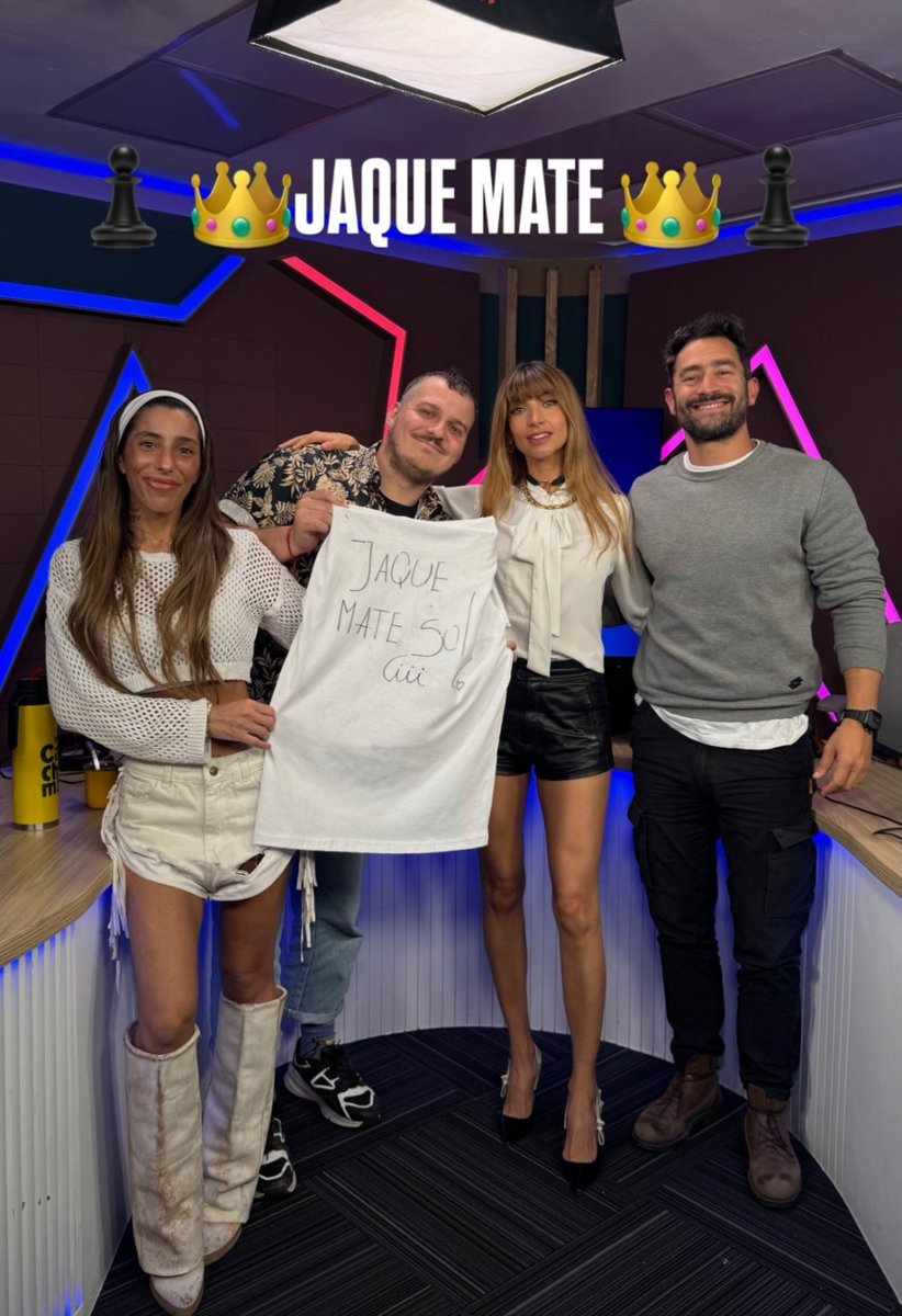 baycoffeee_'s tweet photo. la reeeina🐍💗☀️💌

#SolEnAllAccess https://t.co/jPF8typ6jx