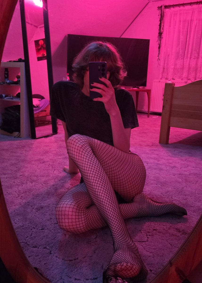 flophone_'s tweet photo. goooood niiight internet https://t.co/V4EIkagdT5