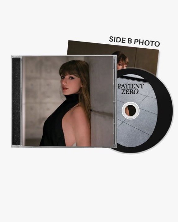 updateswiftbr's tweet photo. 🚨 Taylor Swift disponibilizou, em seu site oficial, três versões de seu novo single, “Patient Zero”. 

Além da versão original, estão disponíveis as versões acústica e em piano. https://t.co/57OkFB1Eq5