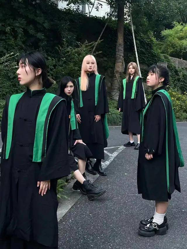 GwennGrigas's tweet photo. Finally closing this vibrant chapter—graduated today, hearts full of old memories and excitement for the next road ahead. https://t.co/aQpra6XdiU