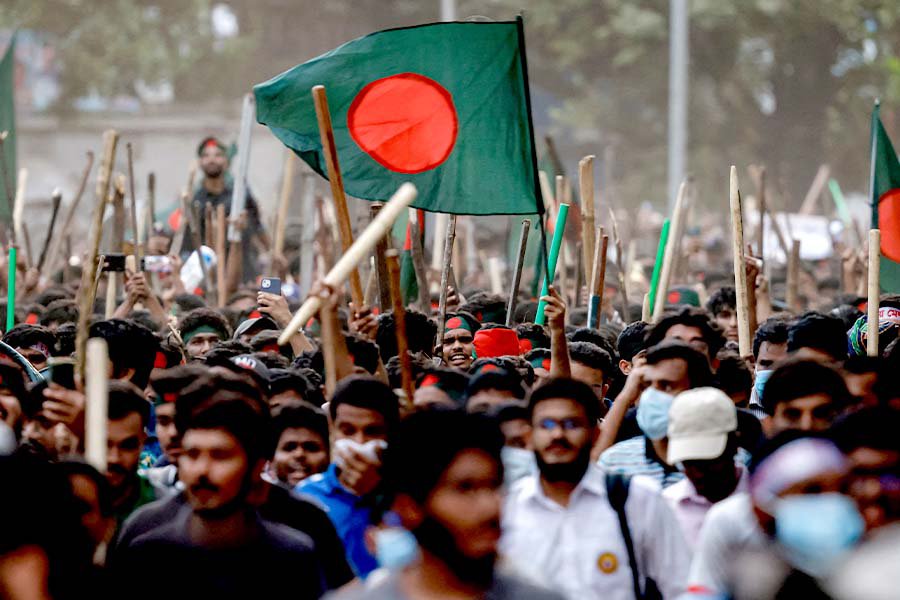 Hayatrose0's tweet photo. Dr. Yunus, why did you leave this struggling Bangladesh in the hands of Tarique Rahman?
Many people feel that the country is not doing well today, and there is growing uncertainty about what lies ahead. Whether Bangladesh will see better days again is something only Allah knows.

🇧🇩