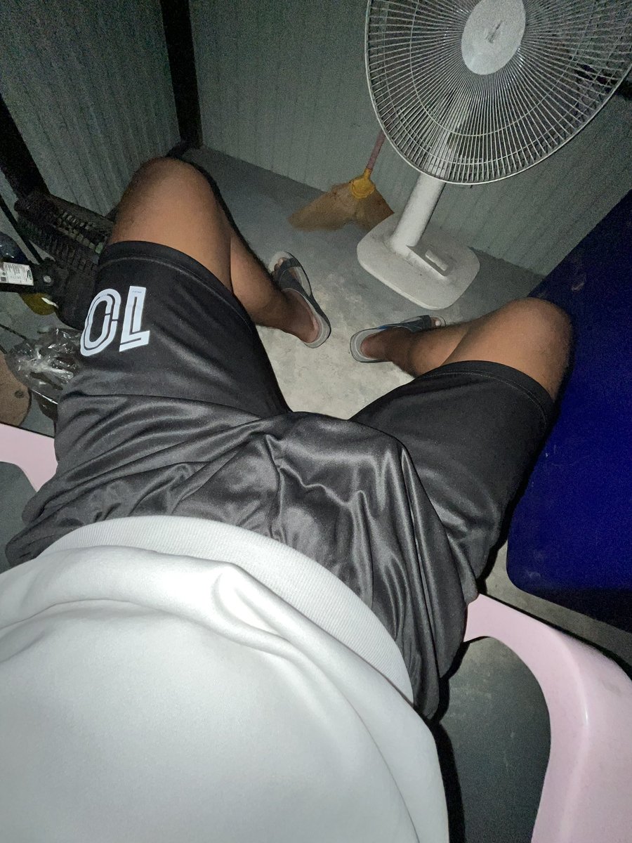 Thnpathar's tweet photo. ภายนอกเสียวๆกับใครได้บ้าง ขอแมนๆเหมือนกันครับ ลายล้นมีไหม ความลับ🤫 หัวหิน https://t.co/RL4KdRkfHn