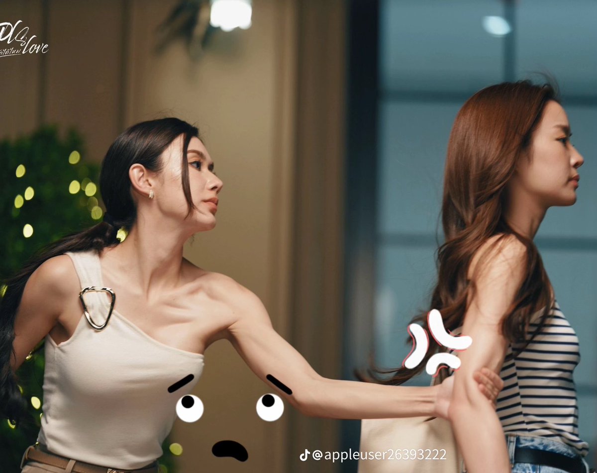 sim_shhhhh's tweet photo. 💬: “Have you watched Pls Love yet?”

🐧: “I have watched Pls Love, but everyone, there are only 2 episodes out so far.”

🦭: “Why are Lena’s muscles so huge? She really looks like a kangaroo (jingjo).”

🐧: “P’Jingjo Americano — roasted muscle for real.”

I’ll leave this picture here as the proof 🤧💪🏻🦋🧸❤️

#PlsLoveรักได้ไหม
#LenaMiu #ลีน่าหมิว 
#OomBam