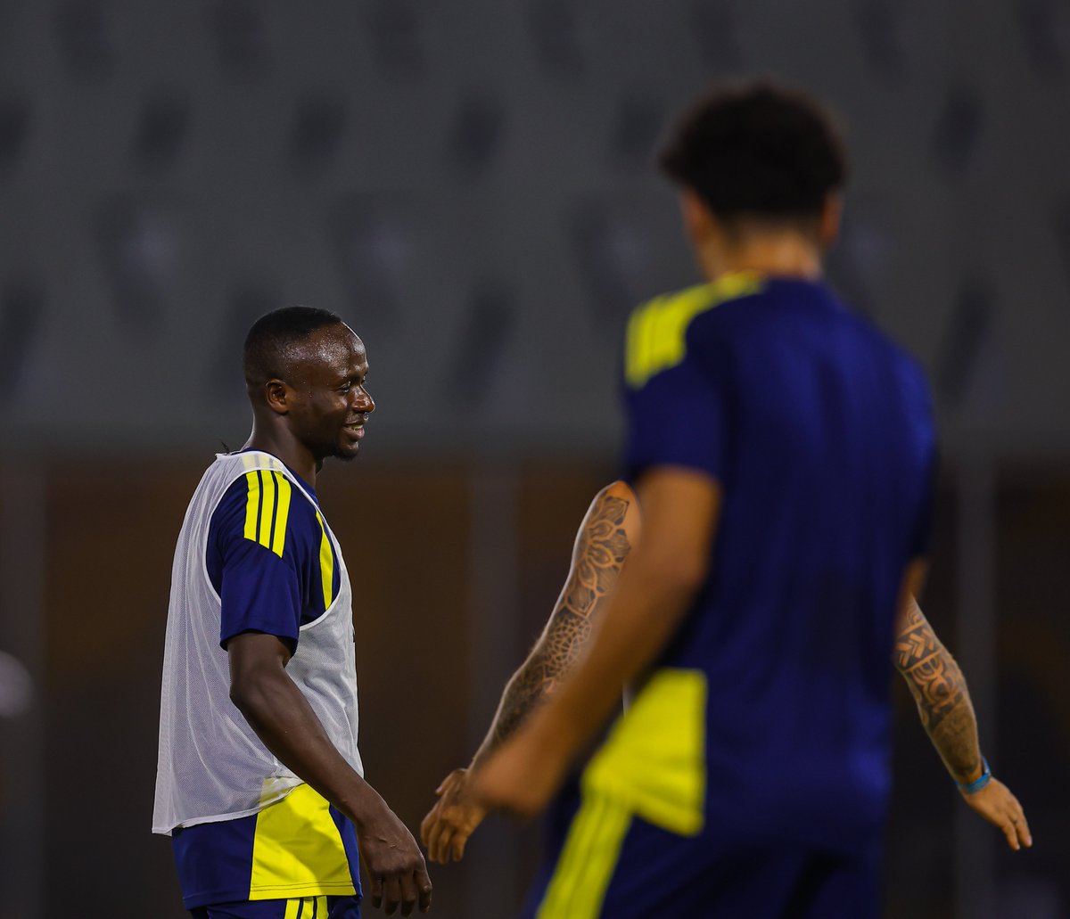 AlNassrFC_EN's tweet photo. Home for a Tuesday night 🏠💛 https://t.co/SN1lV2vz4x