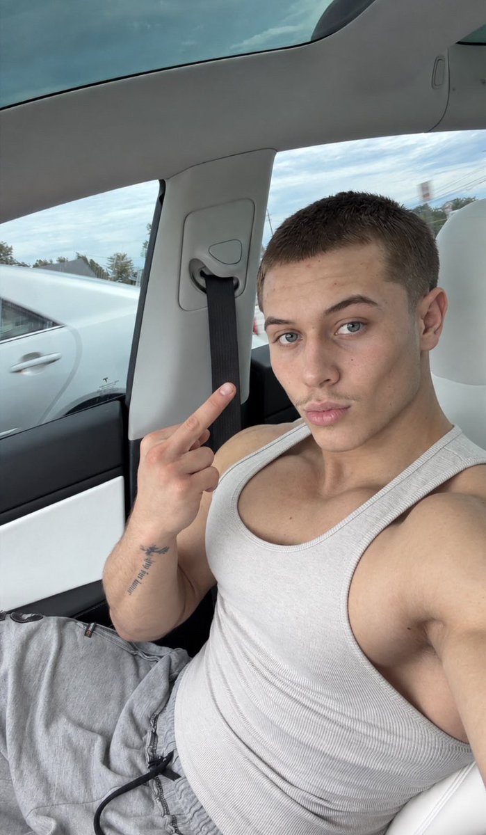 alphapatlifts's tweet photo. what yall think of the buzz 
dm me to cover the cut https://t.co/cCNkGLjHLX
