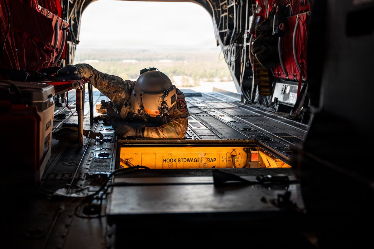 OKGuard's tweet photo. Through EMAC, the #OKGuard supported Arkansas wildfire response, flying 33.7 hours and dropping 180 Bambi buckets, ~ 237,600 gallons of water, on the Calhoun County fire. 

#WildlandFirefighting #AerialFirefighting #FireResponse #EmergencyResponse #AlwaysReadyAlwaysThere https://t.co/hMLI7O7W75