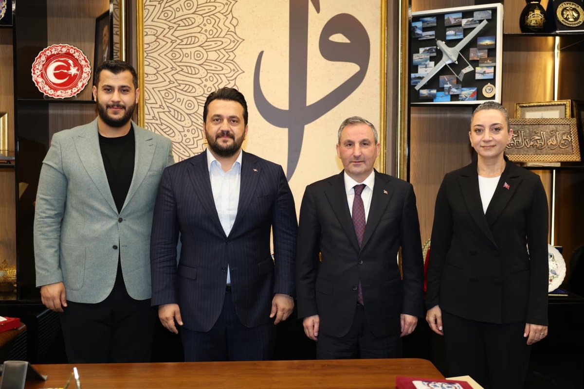 KartalAKParti's tweet photo. Sultanbeyli Belediye Başkanımız Sayın Ali Tombaş yeni İlçe Başkanlığımıza hayırlı olsun ziyaretinde bulundu.

Nazik ziyaretleri ve güzel temennileri için Sayın Başkanlarımıza teşekkür ediyor, çalışmalarında başarılar diliyoruz.

Birlik, beraberlik ve istişare içerisinde teşkilatımızla birlikte Kartal’ımız için çalışmaya devam edeceğiz.

#HerMahallesiyleKartal
#HerHikayesiyleKartal