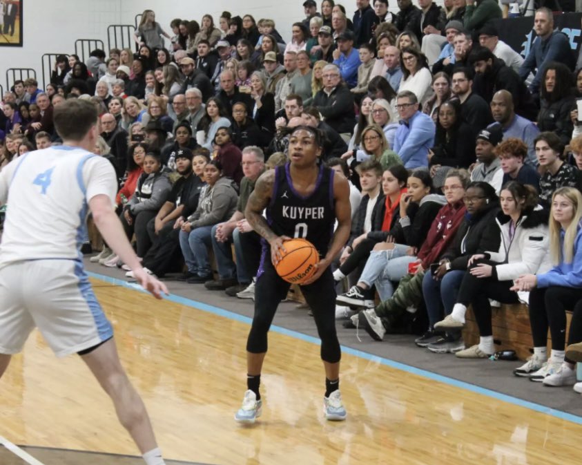 JaylenPerry0's tweet photo. Bless to receive offer from kuyper @kuypermbball @KingHulk_7 https://t.co/7CjlPyZOPx