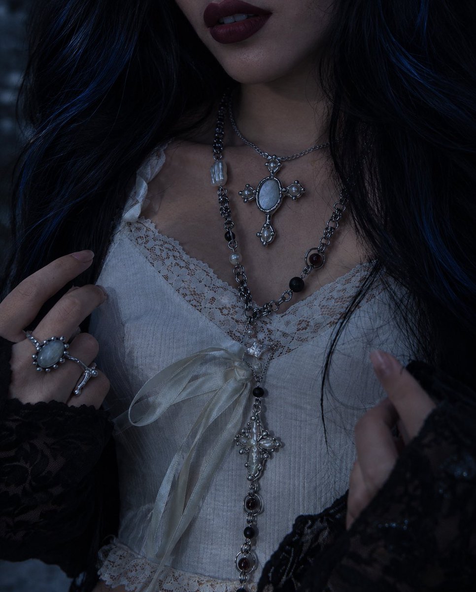 bettgotic's tweet photo. ꜰʀɪᴇɴᴅ ʀᴇQᴜᴇꜱᴛ🫧

ɴᴀᴍᴇ: Elizabetta Van'deep
ᴀɢᴇ: 22
ꜱᴇxᴜᴀʟɪᴛʏ: bisexual
ᴢᴏᴅɪᴀᴄ ꜱɪɢɴ: escorpio
ᴄɪᴠɪʟ ꜱᴛᴀᴛᴜꜱ: Soltera
ᴄᴏʟᴏʀ: azul ultramar, negro https://t.co/5iulZZ4UdN