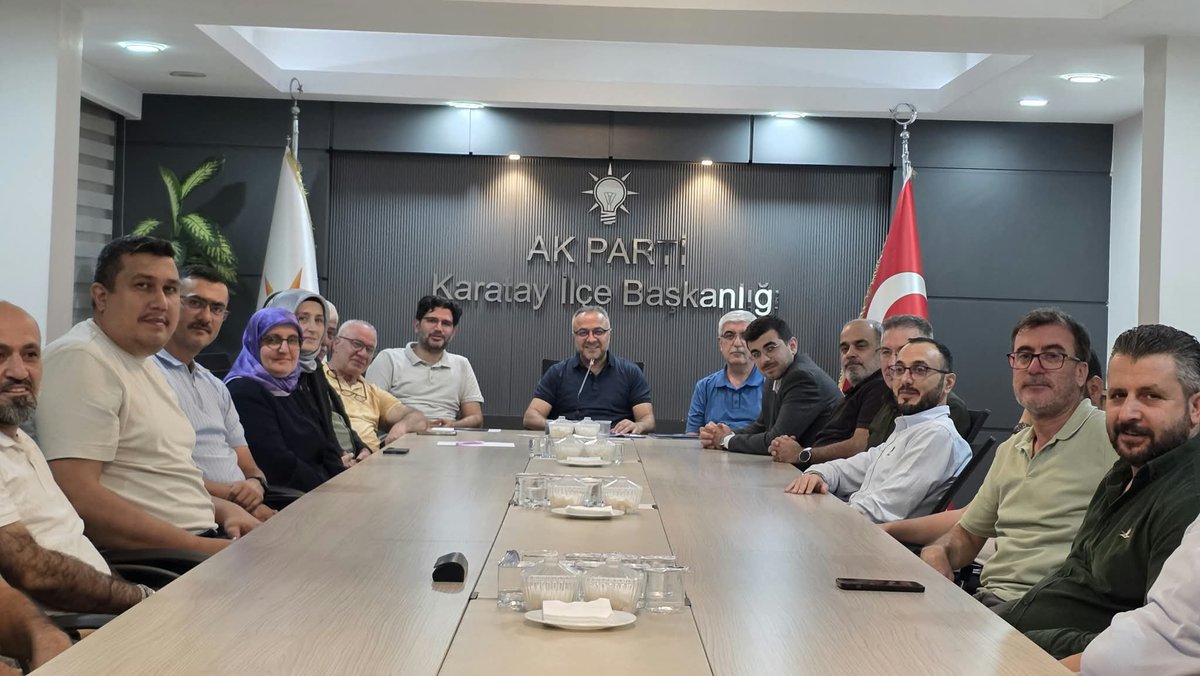 akparti_karatay's tweet photo. AK Parti Karatay İlçe Başkanlığımızın olağan toplantısını, teşkilatımızın kıymetli mensuplarının katılımıyla gerçekleştirdik.
Toplantımızda mahallelerimizde yürütülen çalışmalarımızı değerlendirerek mahalle teşkilatlarımızın faaliyetleri, hemşehrilerimizin talepleri ve ilçemizin gündemine ilişkin istişarelerde bulunduk.

Birlik, beraberlik ve istişare anlayışıyla teşkilatımızın gücünü daha da pekiştirerek Karatay’ımız ve şehrimiz için gönülden çalışmaya devam ediyoruz.

@avakifdemirci