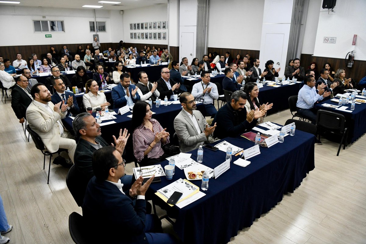 ivan_escalante's tweet photo. Agradecemos a @Hacienda_Mexico por capacitar a las y los directores de las 38 Odeco del país. Con estas acciones mejoramos la planeación, evaluación y rendición de cuentas en la @Profeco.
El propósito es que la información generada no se quede en cifras o reportes, sino que sea útil para tomar mejores decisiones, orientar recursos y fortalecer las acciones con impacto directo en la ciudadanía.