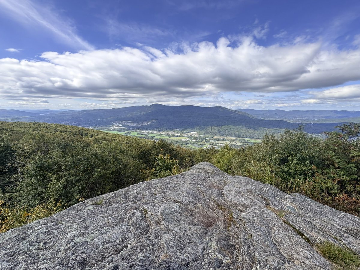 LSBofEBB's tweet photo. A hike with a great view at the end today.
#berkshires #hiking #iphonepic #view https://t.co/eb3ONvoIOK